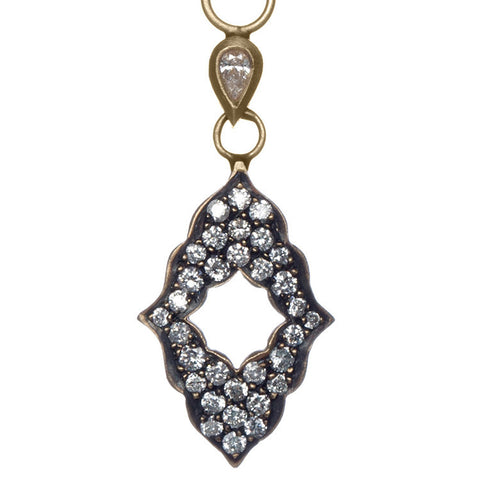 Arabesque Diamond Earrings Close Up
