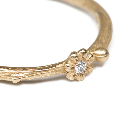 Gold Daisies Stacking Ring Close Up